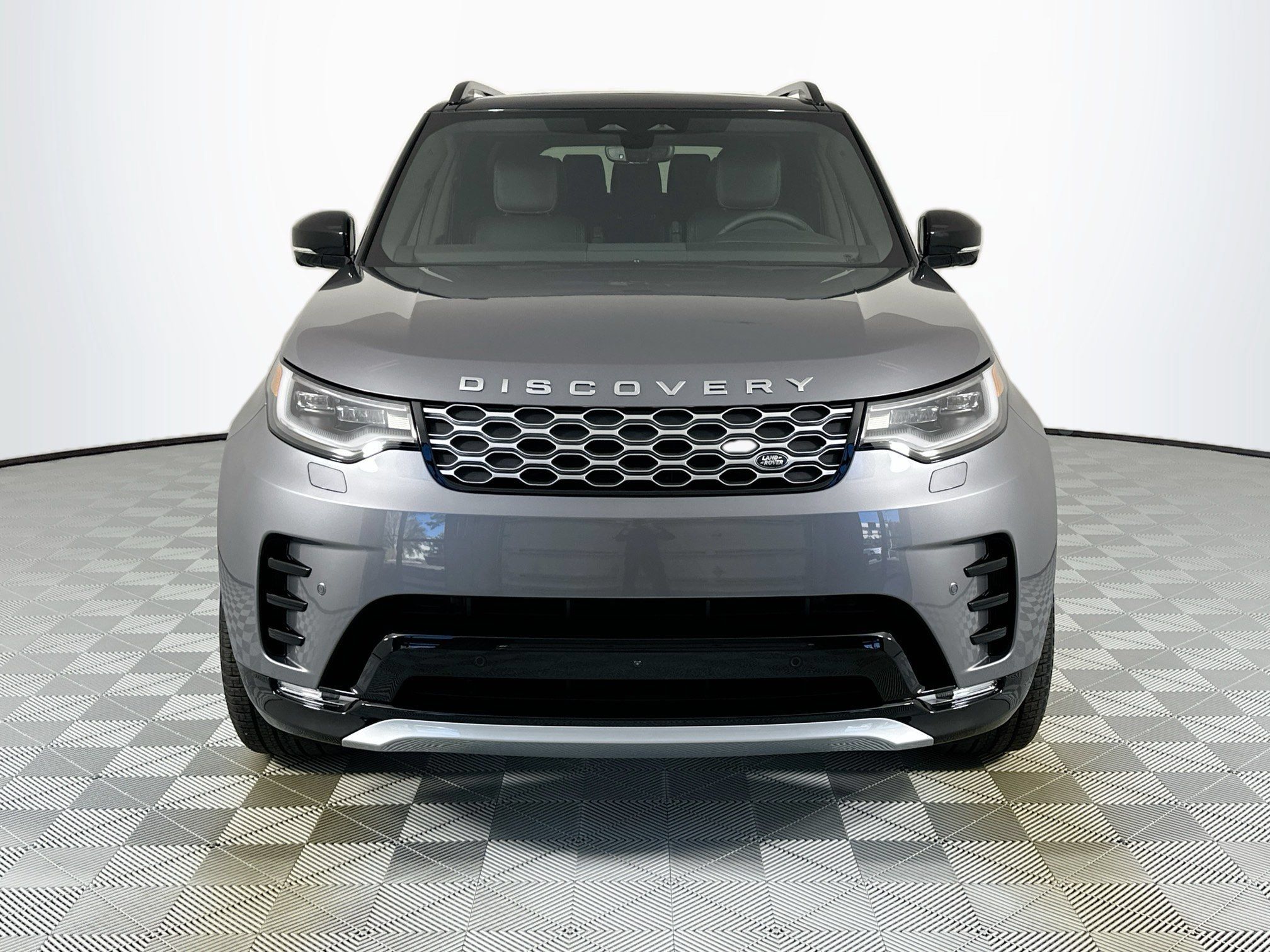 Used 2026 Land Rover Discovery Limited Edition AWD/4WD image 2