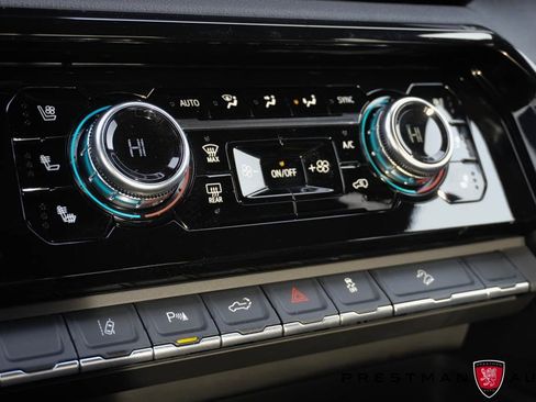 Used 2025 GMC Sierra 2500 AT4 w/ Technology Package image 53