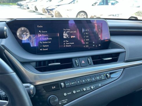 Certified 2020 Lexus ES 300h w/ Premium Package image 15