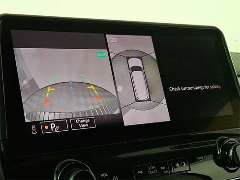 Used 2022 Nissan Armada SL w/ Captain's Chairs Package image 4