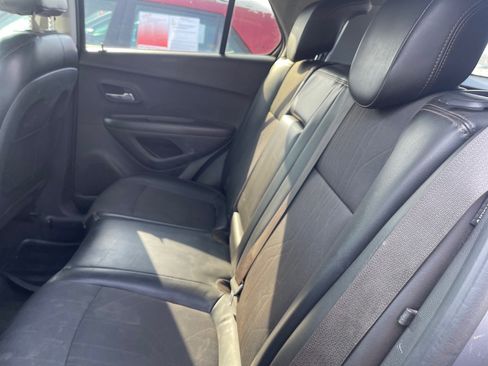 Used 2019 Chevrolet Trax LT w/ LT Convenience Package image 19