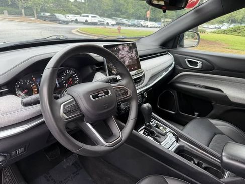 Used 2024 Jeep Compass Latitude AWD/4WD image 12