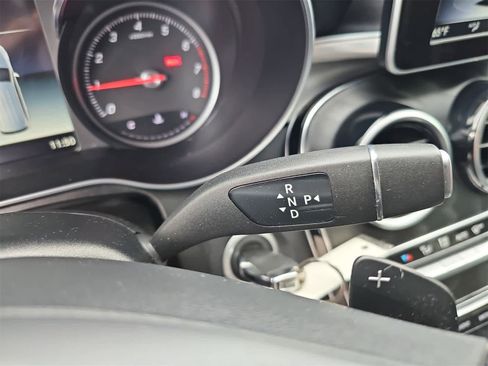 Used 2019 Mercedes-Benz GLC 300 4MATIC image 21