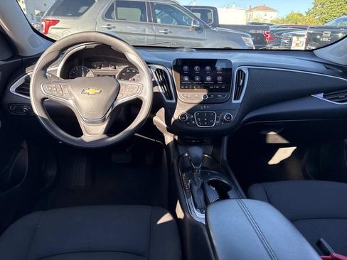 Used 2024 Chevrolet Malibu LT image 14