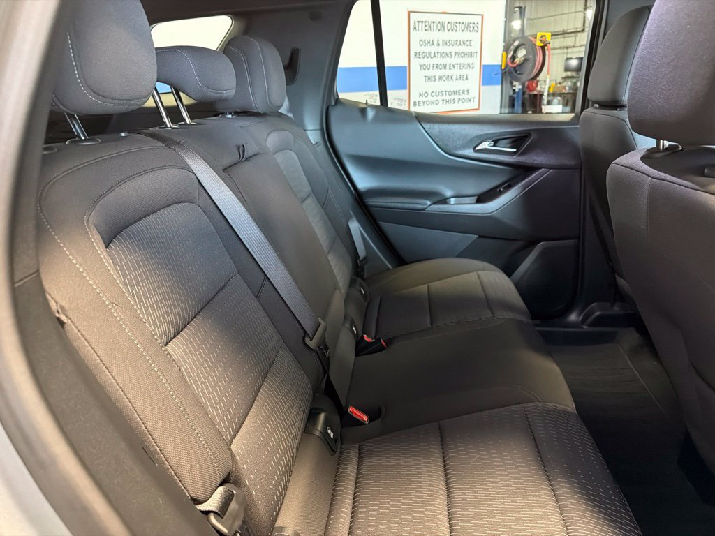 Used 2026 Chevrolet Equinox LT AWD/4WD image 27