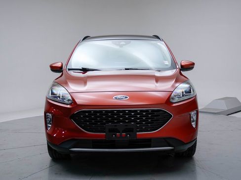 Used 2020 Ford Escape SEL image 4