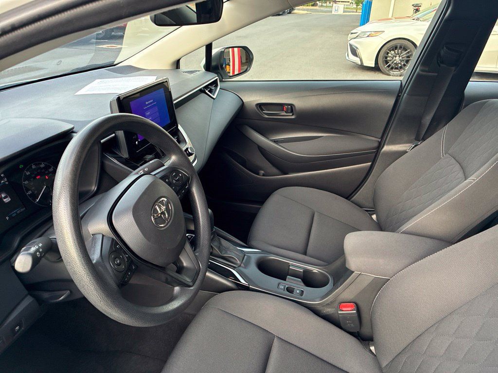 Used 2025 Toyota Corolla LE FWD image 26