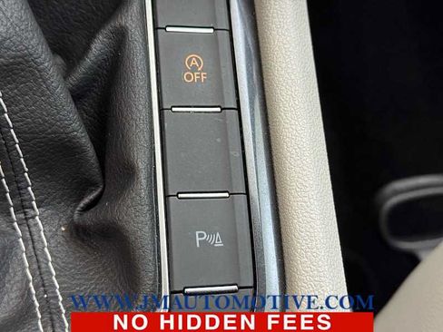 Used 2024 Volkswagen Tiguan SE R-Line AWD/4WD image 33