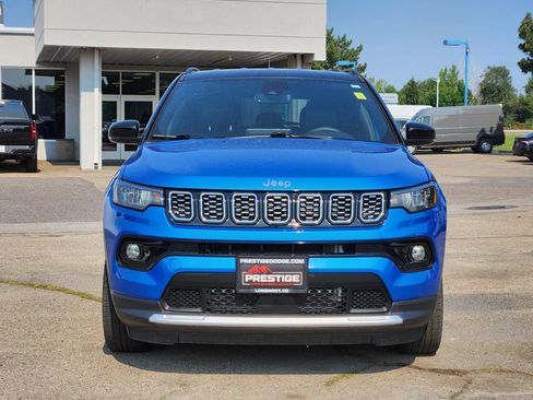 Used 2025 Jeep Compass Limited AWD/4WD image 5