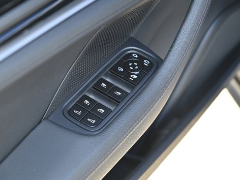 Used 2024 Porsche Panamera 4 image 12