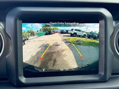 Used 2023 Jeep Wrangler Unlimited w/ Cold Weather Group AWD/4WD image 15