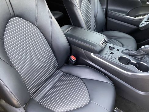 Certified 2025 Toyota Highlander XSE AWD/4WD image 16
