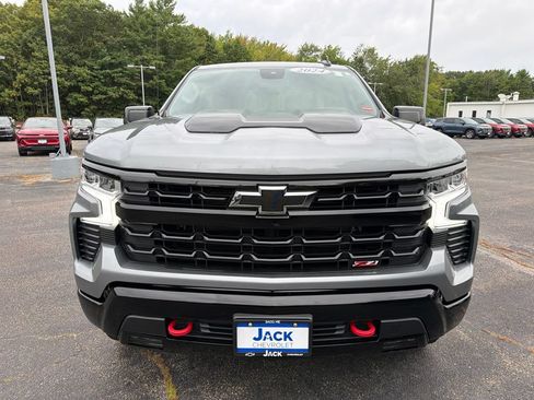 Used 2024 Chevrolet Silverado 1500 LT Trail Boss w/ Convenience Package II AWD/4WD image 2