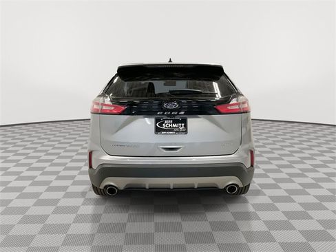 Used 2024 Ford Edge Titanium image 9