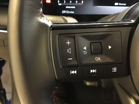 Used 2025 Nissan Kicks SR image 26