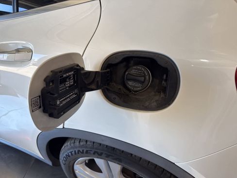 Used 2016 Mercedes-Benz GLA 250 4MATIC image 10