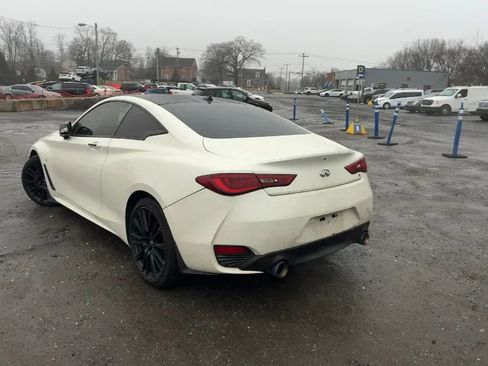 Used 2017 INFINITI Q60 Red Sport 400 image 3