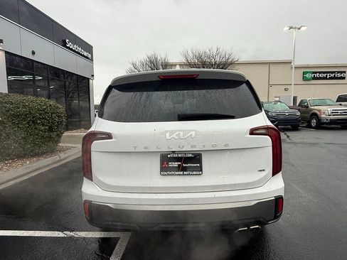Used 2025 Kia Telluride S image 6