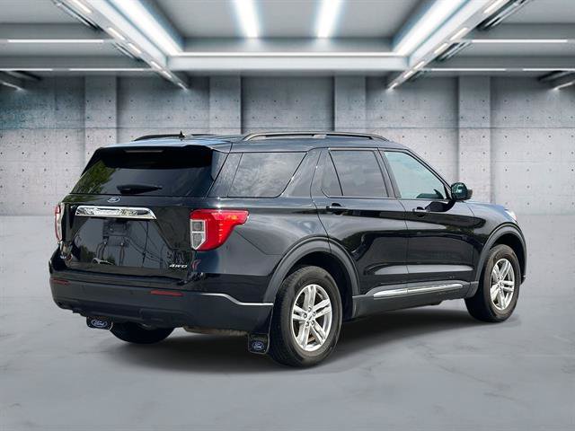 Used 2023 Ford Explorer XLT AWD/4WD image 5