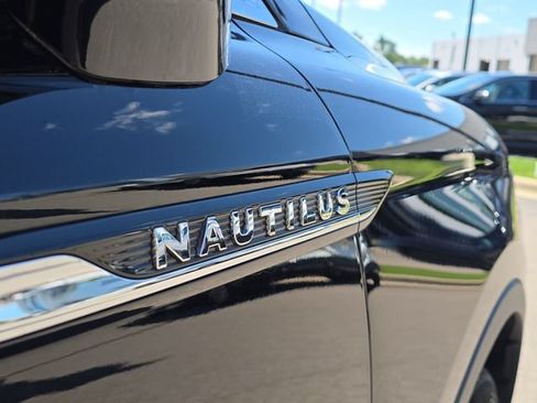 Used 2023 Lincoln Nautilus Reserve w/ Monochromatic Package AWD/4WD image 31