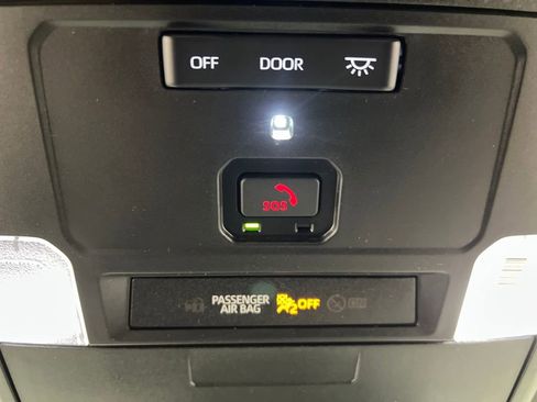 Used 2024 Toyota Tacoma TRD Off-Road AWD/4WD image 50