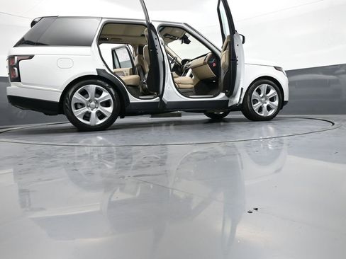 Used 2019 Land Rover Range Rover HSE image 54