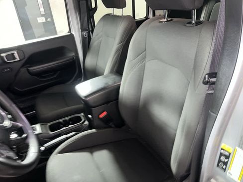 Used 2023 Jeep Gladiator Sport image 14