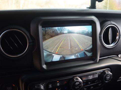 Used 2023 Jeep Wrangler Unlimited Rubicon 4xe w/ Steel Bumper Group image 10