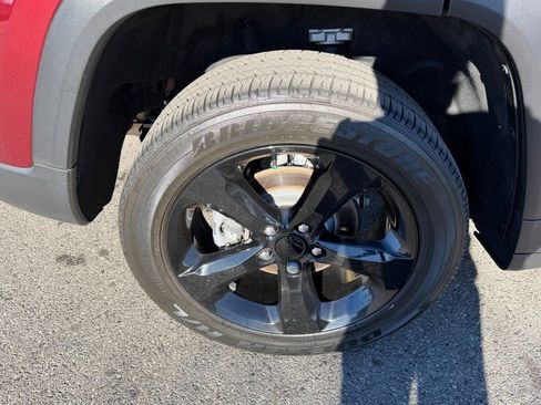 Certified 2024 Jeep Grand Cherokee Altitude image 14