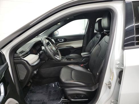 Used 2023 Jeep Compass Limited AWD/4WD image 13