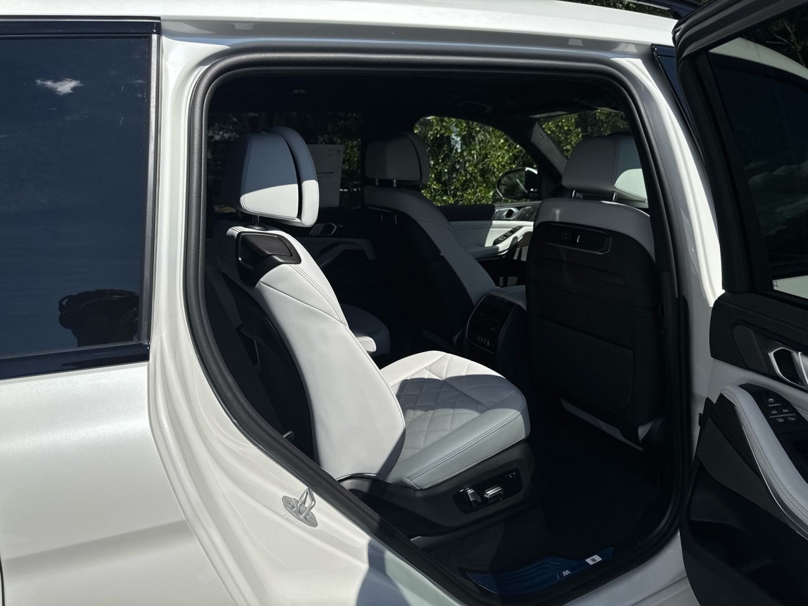 New 2027 BMW X7 xDrive40i w/ M Sport Package AWD/4WD image 32