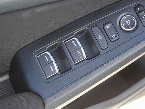 Certified 2025 Honda Civic Sport image 19