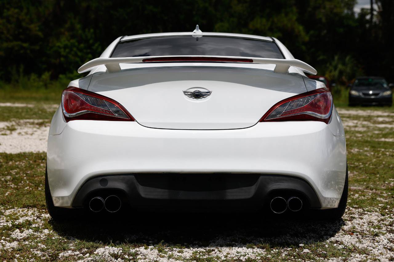 Used 2013 Hyundai Genesis 3.8 RWD image 7