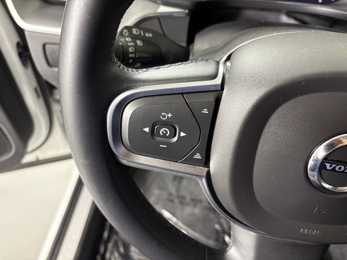 Used 2023 Volvo XC60 B5 Core image 21