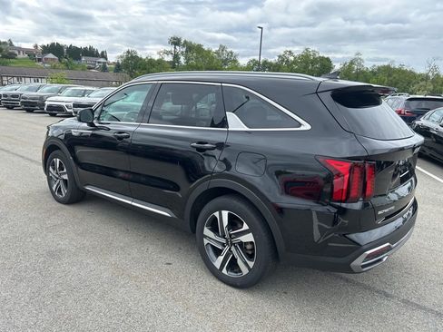 Certified 2024 Kia Sorento EX AWD/4WD image 4