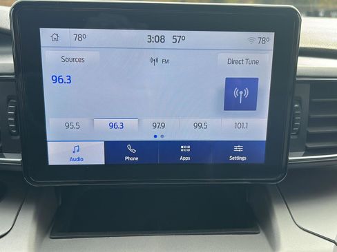 Used 2022 Ford Explorer XLT w/ Equipment Group 202A image 21