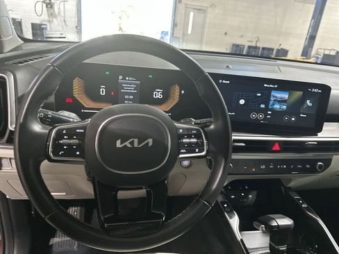 Used 2025 Kia Sorento S w/ Panoramic Sunroof Package image 11