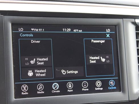 Used 2019 Chrysler Pacifica Touring-L image 43