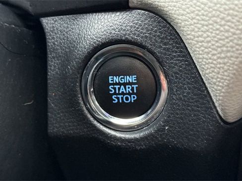 Used 2020 Toyota RAV4 XLE image 28