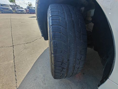 Used 2015 Volvo XC60 T5 Premier w/ Proximity Package image 15