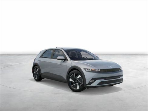 New 2026 Hyundai Ioniq 5 SE image 2