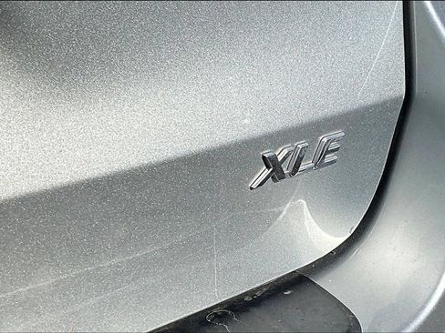 Used 2019 Toyota Sienna XLE FWD image 19