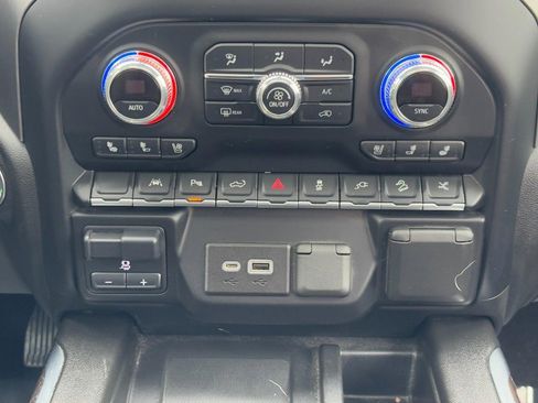 Used 2022 GMC Sierra 1500 Denali w/ Denali Premium Package image 12