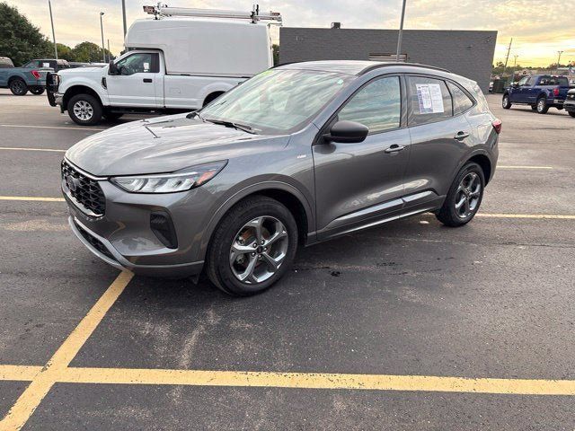 Used 2024 Ford Escape ST-Line w/ Tech Pack #1 AWD/4WD image 16