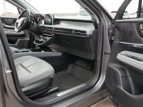 Used 2022 Lincoln Corsair AWD w/ Premium Package image 20