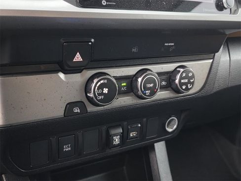 Used 2020 Toyota Tacoma SR5 image 15