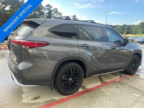 Used 2023 Toyota Highlander XSE FWD image 3