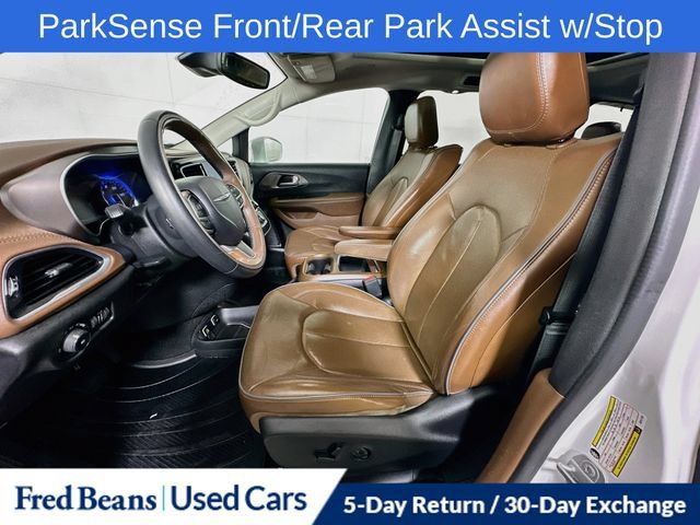 Used 2018 Chrysler Pacifica Limited w/ Tire & Wheel Group FWD image 28
