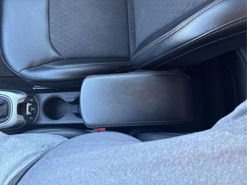 Used 2017 Jeep Compass Latitude w/ Popular Equipment Group AWD/4WD image 19