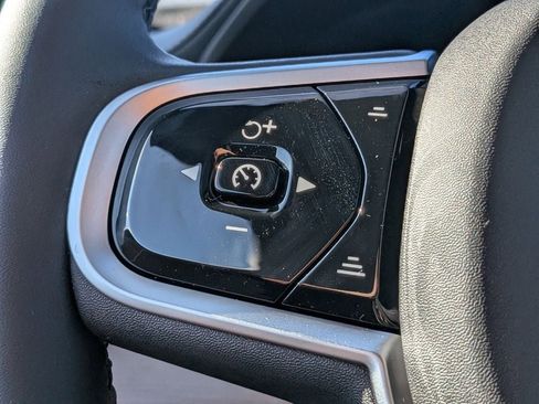 New 2026 Volvo XC90 B6 Plus w/ Protection Package Premier image 32